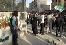 الجيش الحر يمهل النظام 48 ساعة لسحب آلياته و غليون يطالب بوقف القتل