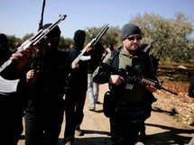 انان يطالب باقامة "ممرات انسانية" في سوريا بعد اشتباكات بين الطرفين