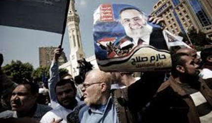 لجنة انتخابات الرئاسة المصرية تعلق عملها بسبب حصار مؤيدي مرشح محتمل