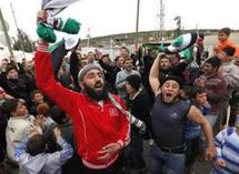 مقتل 77 في أعمال عنف تهدد عمل المراقبين والعرب لم يلمسوا "تغييرا جوهريا"