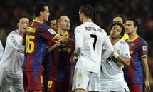 برشلونة والريال ينحيان الصراع الأوروبي جانبا للتركيز في لقاء الكلاسيكو