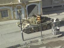    مقتل ٤٨ في  مدينة حماة وبقية المراقبين الدوليين يصلون على مراحل خلال اسبوع     