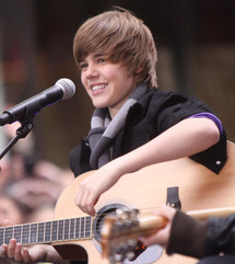 جاستن بيبر يعرب عن حبه لاندونيسيا بعد غضب معجبيه من وصفه لها بدولة عشوائية