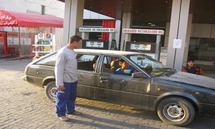 عمال مصر ينشدون "ربيعهم" في لبنان ويثورون على ما يسمى بكفيلّ الذل