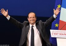 الاشتراكي فرنسوا هولاند يعيد اليسار إلى الاليزيه بعد غياب 17 عاماً بفوزه على ساركوزي