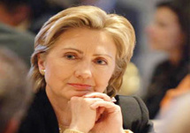 هيلاري كلينتون: أتمنى أن أرى رئيسة تحكم أميركا خلال حياتي