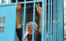 الاسرى الفلسطينيون يوقعون اتفاقا لانهاء الاضراب عن الطعام في سجن عسقلان