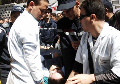 اطباء عائدون من سوريا : هدف الجيش قتل الجرحى ومن يشتبه بأنه يعالجهم