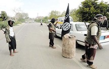 الجيش اليمني بدعم أمريكي مباشر يصعد الضغط على جعار ويتوقع طرد القاعدة منها قريباً