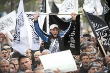 سلفيون تونسيون في سيدي بوزيد يغلقون حانتين ويمنعون بيع الخمور