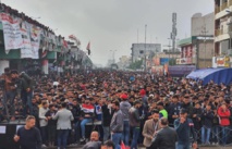 العراقيون يتدفقون إلى ساحات التظاهر وينددون باستهداف المتظاهرين  العراقيون يتدفقون إلى ساحات التظاهر وينددون باستهداف المتظاهرين