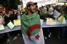 الجزائريون يتظاهرون في الذكرى الأولى للحراك الشعبي