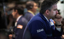 الأزمة الاقتصادية لمنظقة اليورو تسلب الأوربيين ثرواتهم وتخفض قيمة مدخراتهم