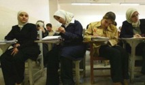 نساء الشرق الأوسط أعلى تعليماً من الذكور وأقل حظاً في فرص العمل نساء الشرق الأوسط أعلى تعليماً من الذكور وأقل حظاً في فرص العمل