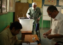 المصريون ينتخبون رئيسهم في اجواء من التوتر  والشكوى