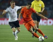رونالدو يعمق جراح الطاحونة الهولندية ويقود البرتغال لدور الثمانية الأوروبي رونالدو يعمق جراح الطاحونة الهولندية ويقود البرتغال لدور الثمانية الأوروبي