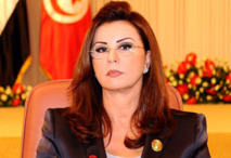 ليلى الطرابلسي الورعة تنفي  شائعات عن علاقتها بعشاق 