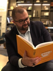 الكاتب البوسني جواد كاراحسن يفوز بجائزة جوته الكاتب البوسني جواد كاراحسن يفوز بجائزة جوته