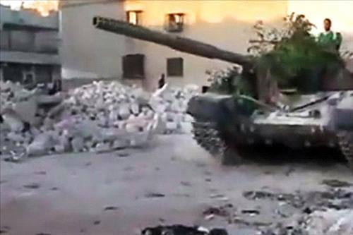 معارك عنيفة في حلب وقصف في دمشق غداة قرار ضد النظام بالامم المتحدة  