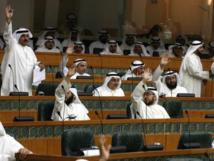 نواب كويتيون يحذرون الحكومة من حضور الاجتماع الذي دعت اليه ايران