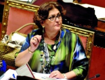 انتقاد وزيرة إيطالية لبكائها على المهاجرين غير الشرعيين انتقاد وزيرة إيطالية لبكائها على المهاجرين غير الشرعيين