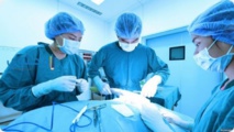 أطباء : تأجيل العمليات الجراحية بسبب كورونا مخاطرة بحياة المرضى أطباء : تأجيل العمليات الجراحية بسبب كورونا مخاطرة بحياة المرضى