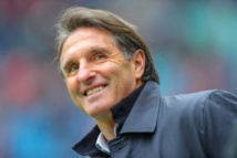 مدرب هيرتا برلين يطالب بتفهم اهمال لاعبيه لقواعد التباعد الاجتماعي مدرب هيرتا برلين يطالب بتفهم اهمال لاعبيه لقواعد التباعد الاجتماعي