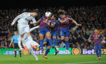 برشلونة يهزم ريال مدريد ويضع قدما على منصة التتويج بكأس السوبر الأسبانية برشلونة يهزم ريال مدريد ويضع قدما على منصة التتويج بكأس السوبر الأسبانية