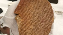 لوح يحمل نصا من ملحمة جلجامش موضع معركة قانونية في امريكا لوح يحمل نصا من ملحمة جلجامش موضع معركة قانونية في امريكا