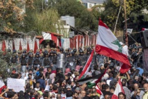 لبنانيون يحتجون على قانون يتضمن العفو عن المبعدين إلى اسرائيل