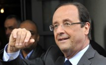 هولاند يؤكد ان فرنسا "تعمل" على اقامة مناطق عازلة في سوريا