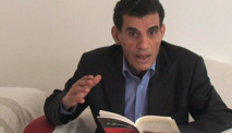 وزارة الثقافة التونسية تدين اعتداء سلفيين على الشاعر محمد الصغير