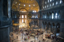 إقامة الصلاة في متحف آيا صوفيا في اسطنبول