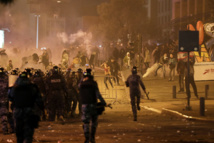 مواجهات بين المتظاهرين اللبنانيين وقوى الأمن وسط بيروت مواجهات بين المتظاهرين اللبنانيين وقوى الأمن وسط بيروت