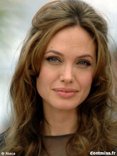 انجلينا جولي تحض المجتمع الدولي على تقديم الدعم للاجئين السوريين