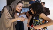 انجلينا جولي تعرب عن قلقها من ظروف استقبال اللاجئين السوريين في تركيا انجلينا جولي تعرب عن قلقها من ظروف استقبال اللاجئين السوريين في تركيا