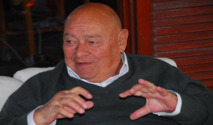 رحيل الفنان المصري " الولد الشقي " أحمد رمزي عن 82 عاماً رحيل الفنان المصري " الولد الشقي " أحمد رمزي عن 82 عاماً