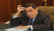 بعد قرار جمهوري بإقالته النائب العام المصري يعلن انه باق في منصبه