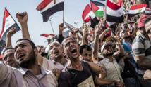 ‏مواجهات بالقاهرة بين انصار مرسي ومعارضيه في جمعة محاسبة الرئيس