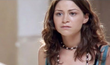 منة شلبي حزينة لخروج فيلم بعد الموقعة من أبوظبي السينمائي منة شلبي حزينة لخروج فيلم بعد الموقعة من أبوظبي السينمائي