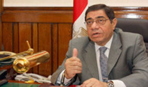 النائب العام المصري يتهم مسؤولين كبار بتهديده ليترك منصبه
