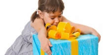 هل يجب السماح للأطفال بالحصول على هدايا في غير الأعياد؟ 