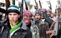 ثوار سوريا يكثفون هجماتهم على مواقع عسكرية ويسجلون نقاطا