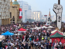 الأمن اللبناني يطلق قنابل الغاز على متظاهرين وسط بيروت الأمن اللبناني يطلق قنابل الغاز على متظاهرين وسط بيروت