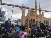 مقتل عنصر امن وجرح أكثر من مئتي متظاهر باشتباكات بيروت