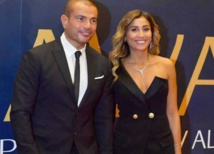 مشاهد لعمرو دياب مع دينا الشربيني في "أماكن السهر" مشاهد لعمرو دياب مع دينا الشربيني في "أماكن السهر"