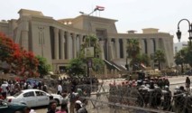 المحكمة الدستورية المصرية تؤجل النظر في دعاوى بطلان الشورى والتأسيسية