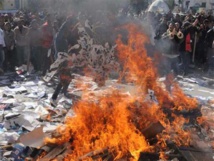 شاب تونسي يضرم النار بجسده على طريقة البوعزيزي شاب تونسي يضرم النار بجسده على طريقة البوعزيزي