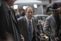 ملكة بريطانيا تسحب وسام فارس من واينستين بعد إدانته بالاغتصاب ملكة بريطانيا تسحب وسام فارس من واينستين بعد إدانته بالاغتصاب