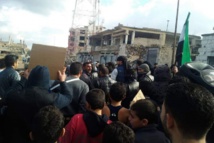 قيادي سابق ب"الحر"يهدد النظام بعودة درعا للتظاهرات قيادي سابق ب"الحر"يهدد النظام بعودة درعا للتظاهرات